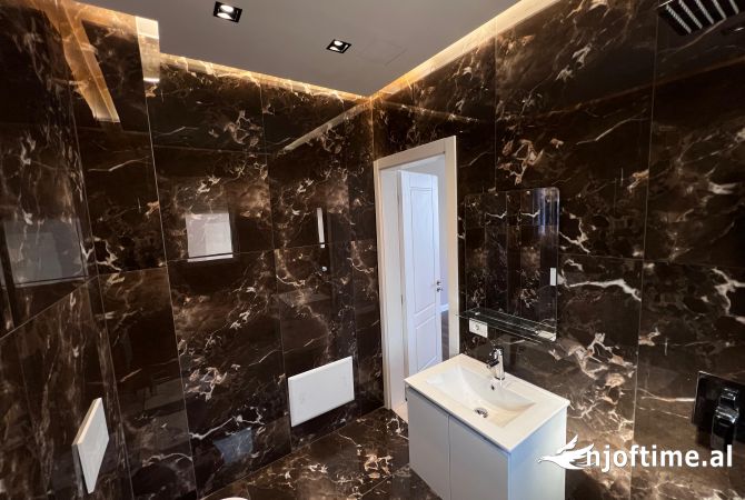 Shtepi ne shitje Apartament ne Tirane, 2+1, Mobilimi Bosh, pa mobiluar, Pagesa 210,000  Euro.