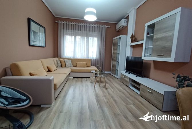Shtepi me qera 2+1 ne Tirane - 700 Euro