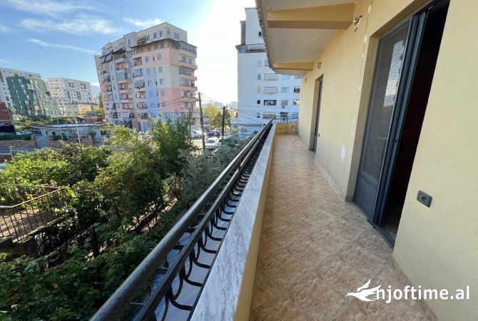 Shtepi me qera 2+1 ne Tirane - 700 Euro
