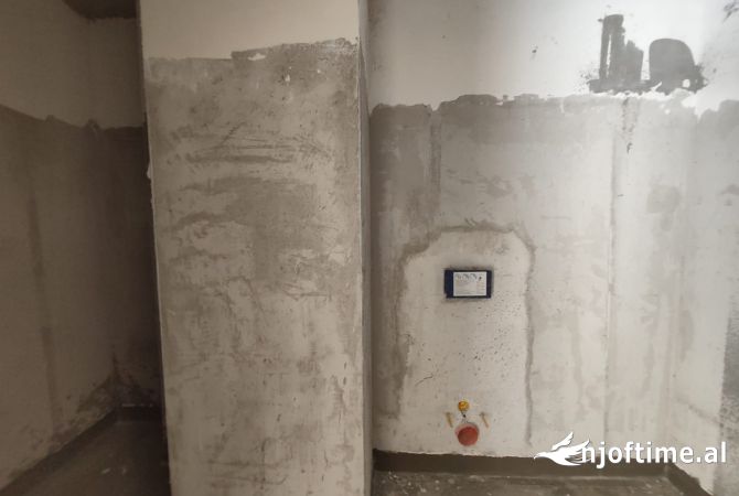 Ne Ali Dem, Te Kompleksi Mangalem 21, Shitet Dyqan Me Cmim Okazion Perfekt Per Investim!