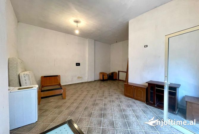 Ambient biznesi me qera 3+1 ne Tirane - 700 Euro