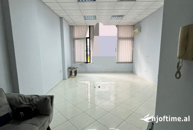 Ambient biznesi me qera 3+1 ne Tirane - 350 Euro
