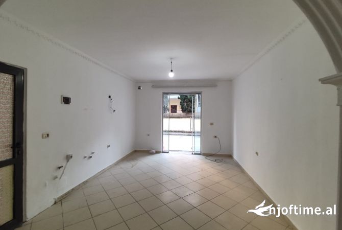 Ambient biznesi ne shitje 1+1 ne Tirane - 57,000 Euro