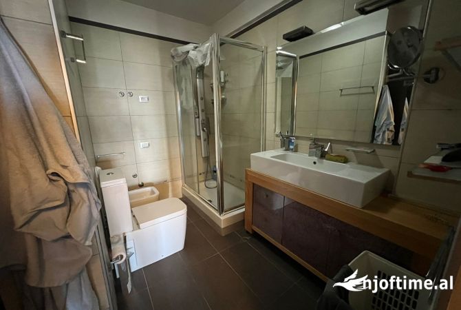 Shtepi ne shitje Apartament ne Tirane, 2+1, Mobilimi E mobiluar, Pagesa 295,000  Euro.