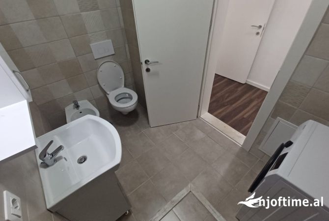 Shtepi me qera 2+1 ne Tirane - 550 Euro