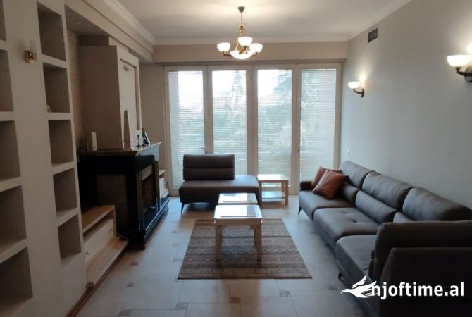 Shtepi me qera 2+1 ne Tirane - 1,500 Euro
