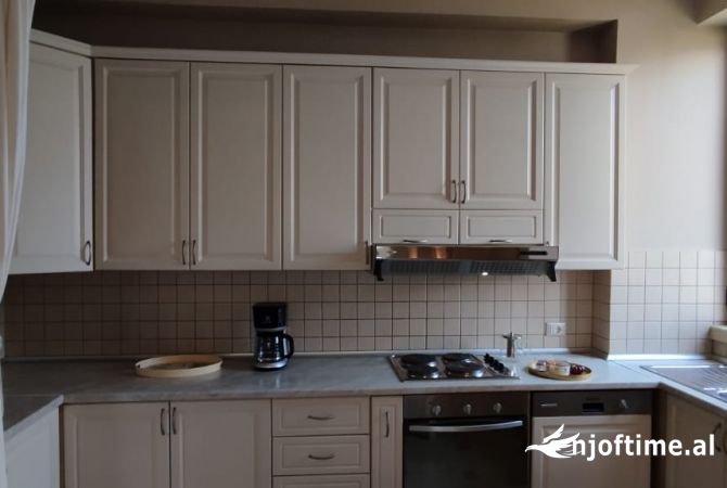 Shtepi me qera 2+1 ne Tirane - 1,500 Euro