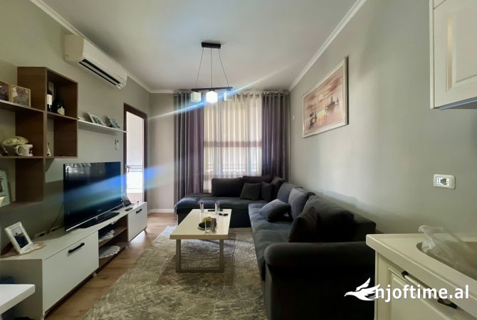 Shtepi me qera 2+1 ne Tirane - 400 Euro