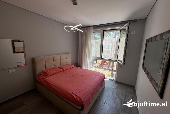 Shtepi ne shitje Apartament ne Durres, 1+1, Mobilimi E mobiluar, Pagesa 217,000  Euro.