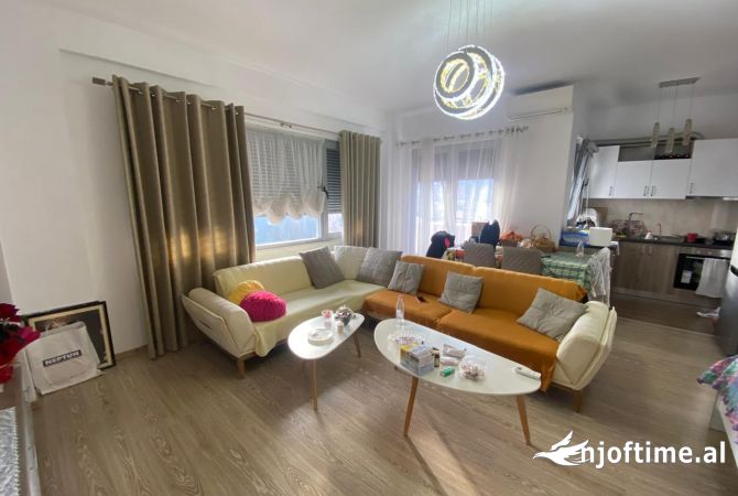 Shtepi ne shitje 2+1 ne Tirane - 210,000 Euro