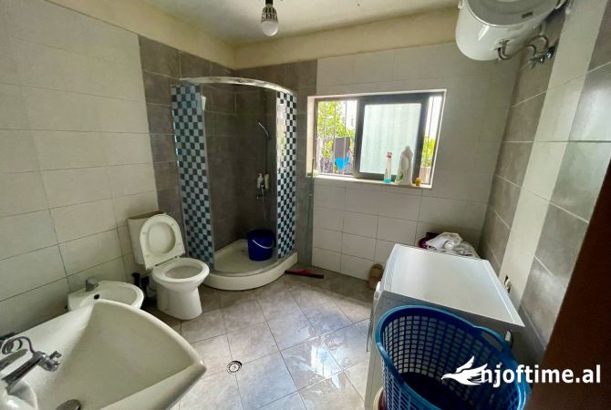 Shtepi ne shitje 1+1 ne Tirane - 300,000 Euro