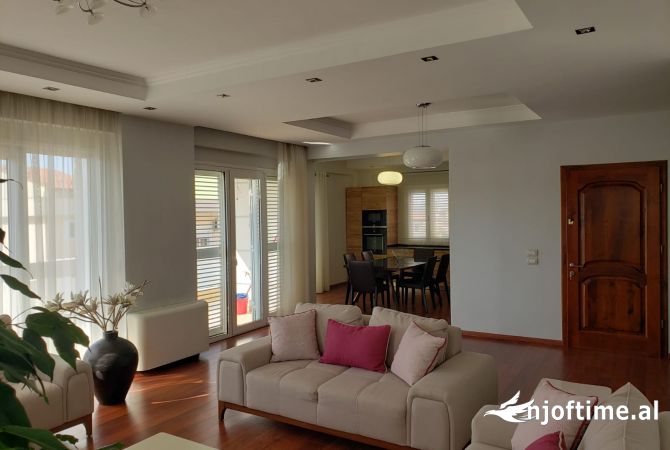 Shtepi me qera 3+1 ne Tirane - 1,600 Euro