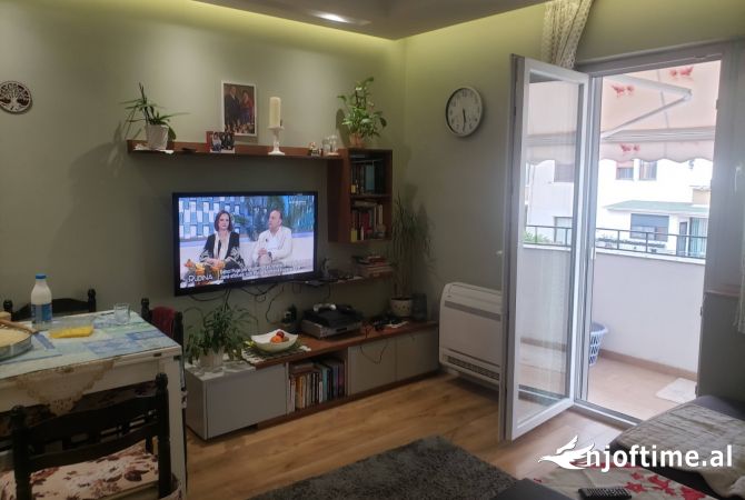 Tek Ambasada Amerikane ,Shitet Apartament 3+1 I Mobiluar Totalisht!