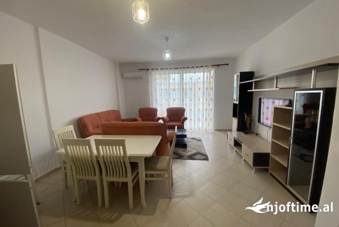 Shtepi me qera 2+1 ne Tirane - 400 Euro