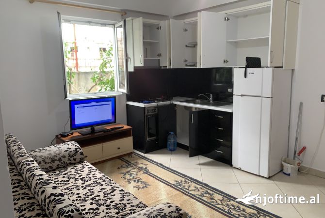 Shtepi me qera 1+1 ne Tirane - 30,000 Leke
