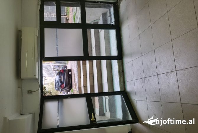 Ambient biznesi me qera 1+1 ne Tirane - 45,000 Leke
