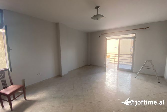 Shtepi me qera 3+1 ne Tirane - 400 Euro