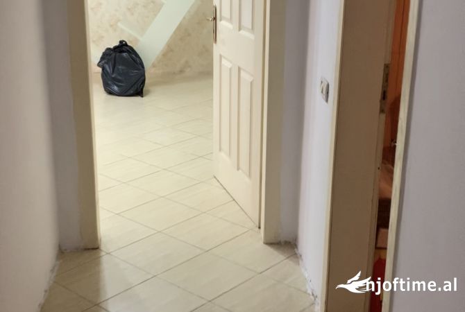 Shtepi me qera 2+1 ne Tirane - 30,000 Leke