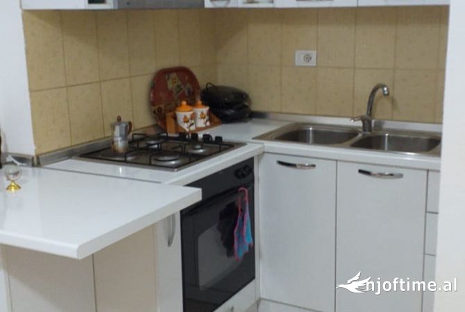 Shtepi me qera 1+1 ne Durres - 30,000 Leke