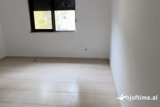Shtepi me qera 1+1 ne Tirane - 29,900 Leke