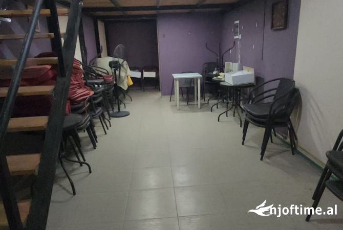 Ambient biznesi me qera 1+1 ne Tirane - 15,000 Leke