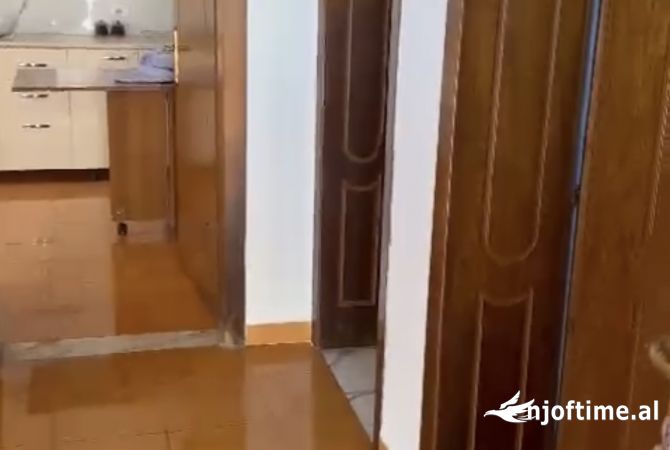 Shtepi me qera 2+1 ne Tirane - 30,000 Leke