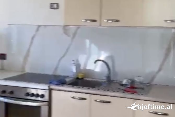 Shtepi me qera Shtepi Private ne Tirane, 2+1, Mobilimi E mobiluar, Pagesa 30,000  Leke.