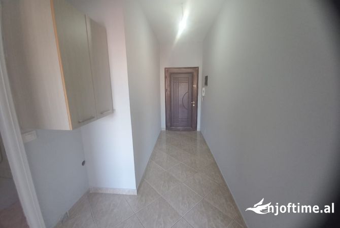 Shtepi me qera 2+1 ne Tirane - 300 Euro