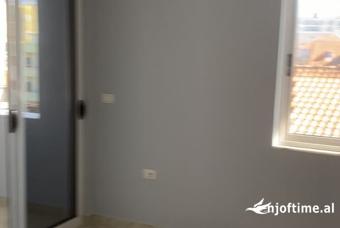 Apartment 2+1 me Qera Prane Spitalit Hygea