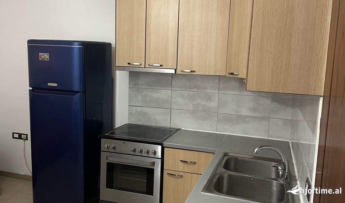 Shtepi me qera Shtepi Private ne Tirane, 1+1, Mobilimi E mobiluar, Pagesa 32,000  Leke.