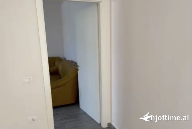Shtepi me qera 2+1 ne Tirane - 34,500 Leke