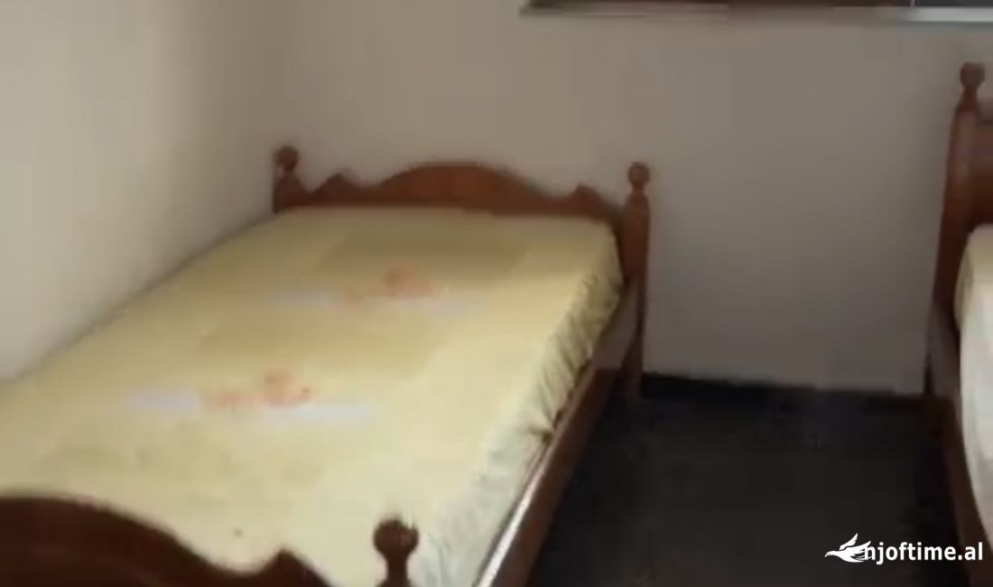 Shtepi me qera Shtepi Private ne Tirane, 2+1, Mobilimi E mobiluar, Pagesa 30,000  Leke.