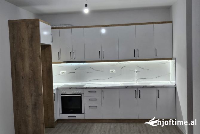 Shtepi me qera 2+1 ne Tirane - 30,000 Leke