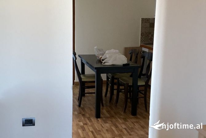 Shtepi me qera 1+1 ne Tirane - 30,000 Leke