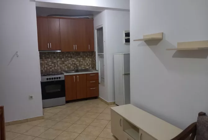 Shtepi me qera 1+1 ne Tirane - 35,000 Leke