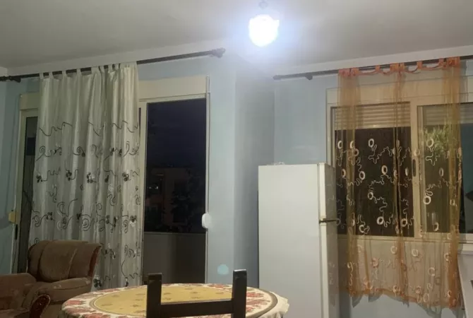Shtepi me qera 1+1 ne Tirane - 30,000 Leke