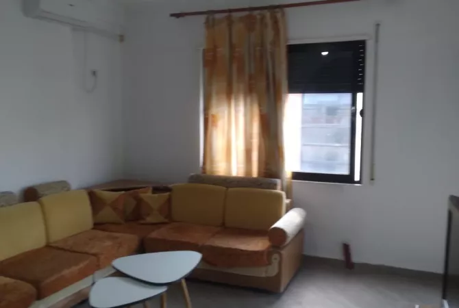 Shtepi me qera 1+1 ne Tirane - 35,000 Leke