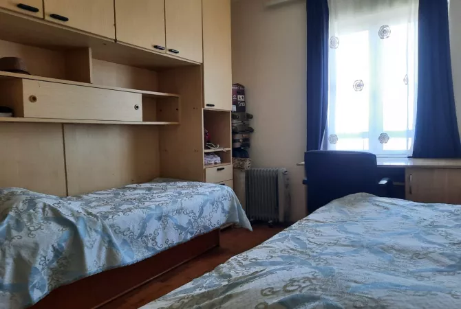Shtepi me qera 2+1 ne Tirane - 50,000 Leke