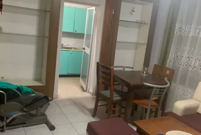 Shtepi me qera 1+1 ne Tirane - 40,000 Leke