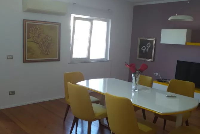 Shtepi me qera 2+1 ne Tirane - 70,000 Leke