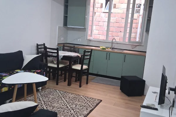 Shtepi me qera 2+1 ne Tirane - 40,000 Leke