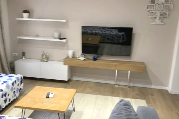 Shtepi me qera 2+1 ne Tirane - 499 Euro