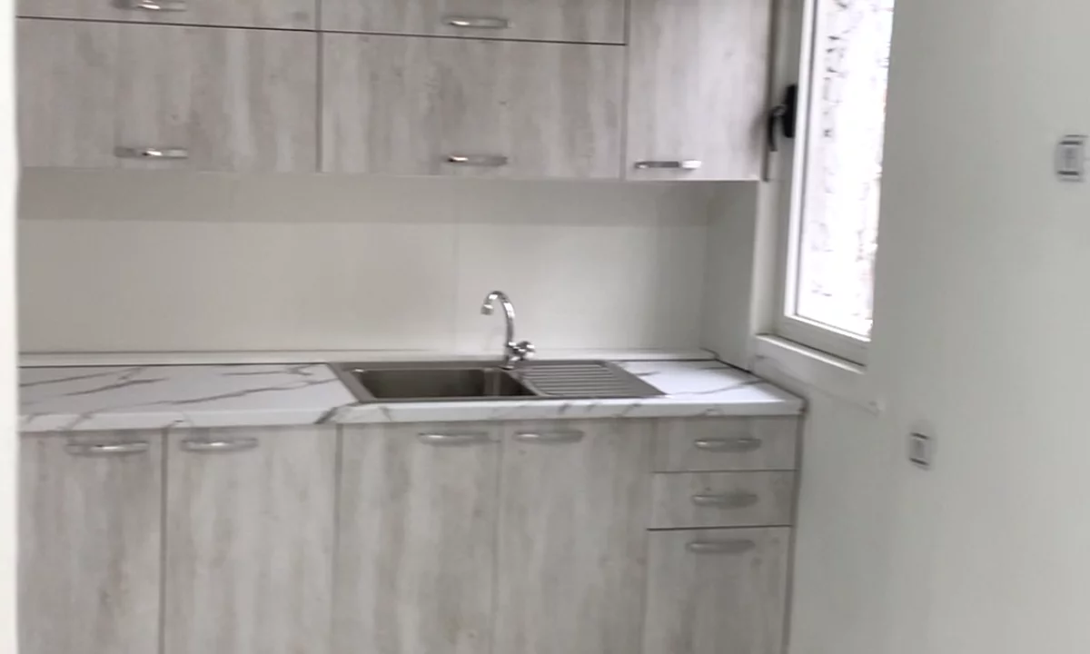 Shtepi me qera Apartament ne Tirane, 2+1, Mobilimi Pjeserisht e mobiluar, Pagesa 33,000  Leke.