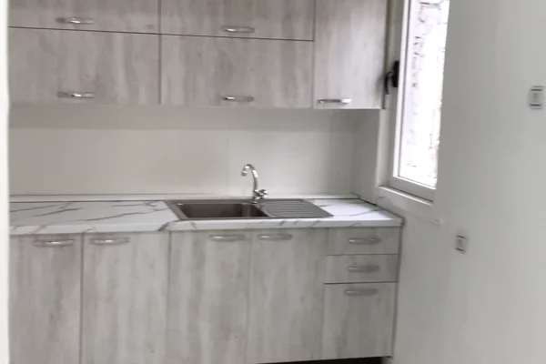 Shtepi me qera 2+1 ne Tirane - 33,000 Leke