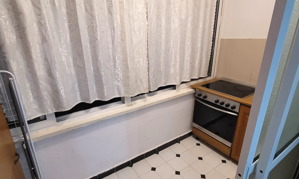 Casa privata/Indipendente in affitto a Tirana Garsoniere, Arredato