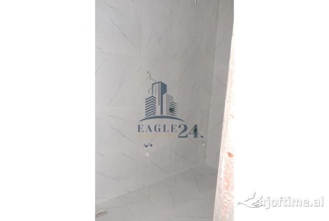 Shtepi ne shitje Apartament ne Tirane, 1+1, Mobilimi Bosh, pa mobiluar, Pagesa 248,000  Euro.