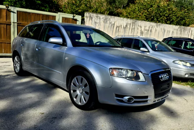 Makina ne shitje ne Tirane - 3,900 Euro