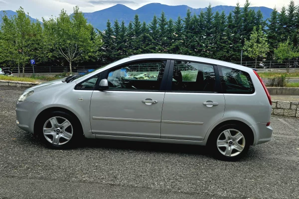 Cars for sale in Tirana - 3,300 Euro