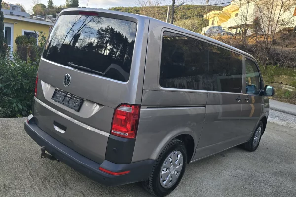 Makina ne shitje ne Tirane - 15,900 Euro