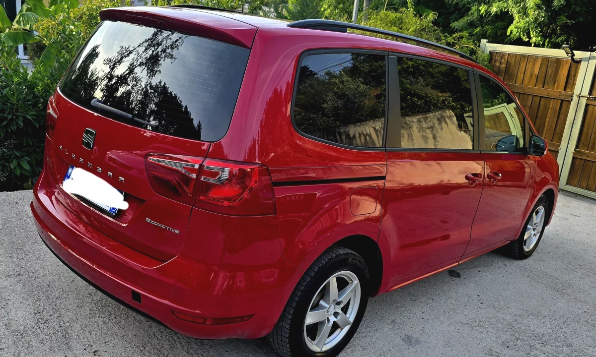 Makina ne shitje ne Tirane, Seat, 2012 Benzine,Kambio Manual Pagesa 5,900  Euro.